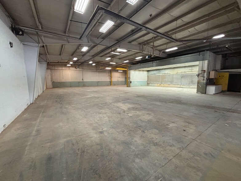 More Photos Of 1805-1811 Sawmill Pky, Huron Warehouse For Sale