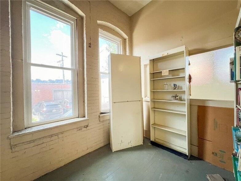 More Photos Of 119 E Wayne St, Butler Office Residential For Sale