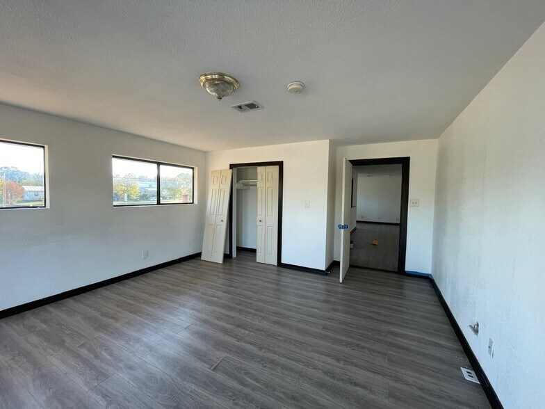 More Photos Of 613 Central Texas Expy, Lampasas Multifamily For Sale