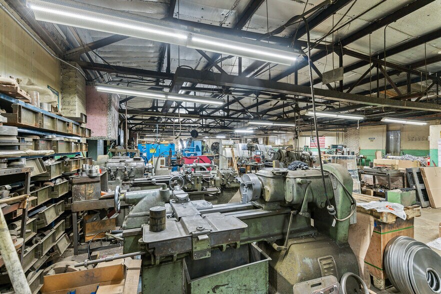 More Photos Of 906 Burnet Ave, Syracuse Warehouse For Sale