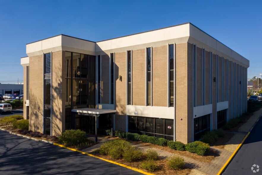 More Photos Of 3100 Lorna Rd, Vestavia Hills Office For Lease