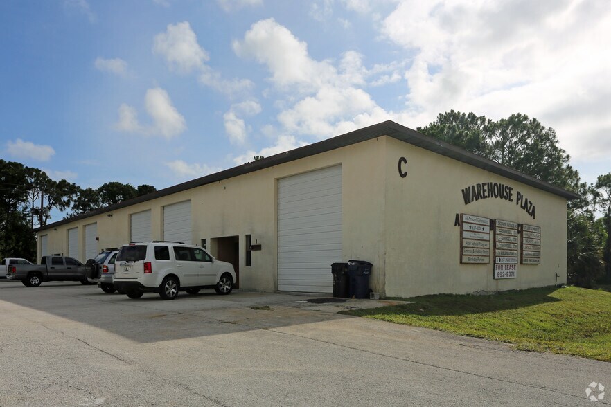 Primary Photo Of 1053 SE Holbrook Ct, Port Saint Lucie Warehouse For Lease