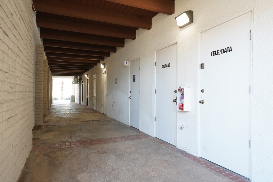 More Photos Of 2825 E Tahquitz Canyon Way, Palm Springs Medical For Sale