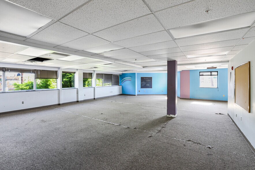 More Photos Of 184 Salem Ave, Dayton Office Residential For Lease