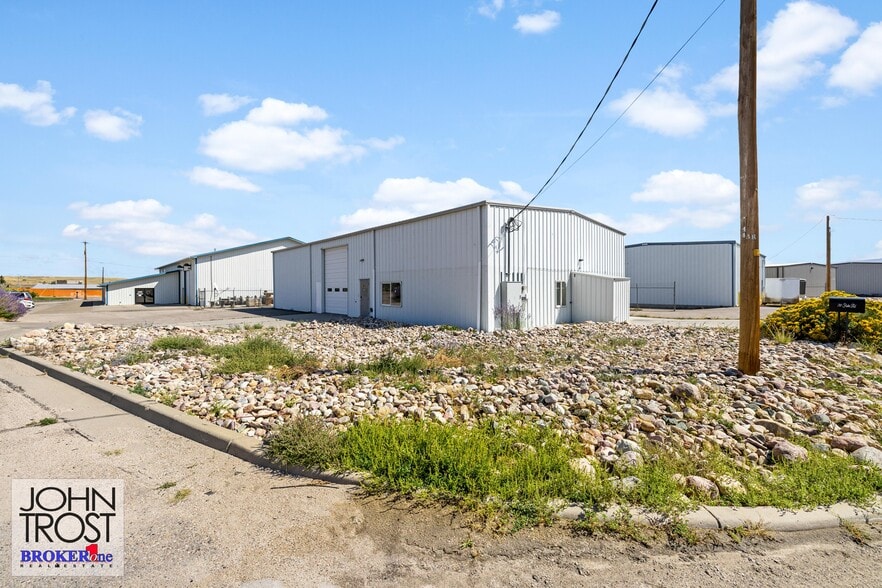 More Photos Of 781 Foster Rd, Casper Industrial For Lease