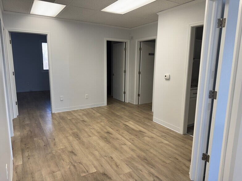 More Photos Of 7301 W Jefferson Blvd, Fort Wayne Office For Lease