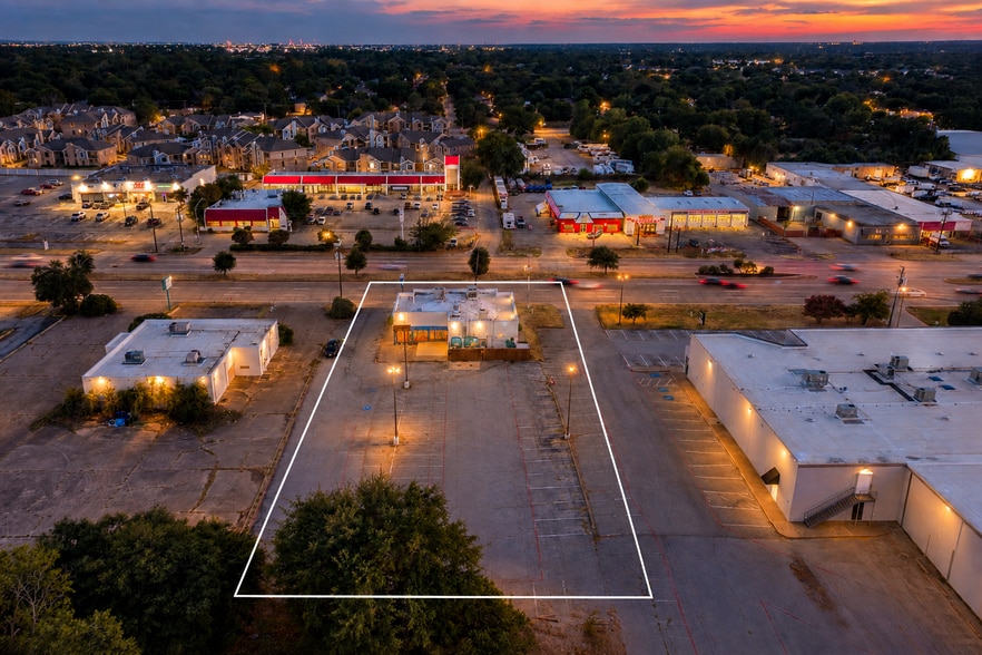 More Photos Of 1901 W Pioneer Pky, Arlington Restaurant For Sale