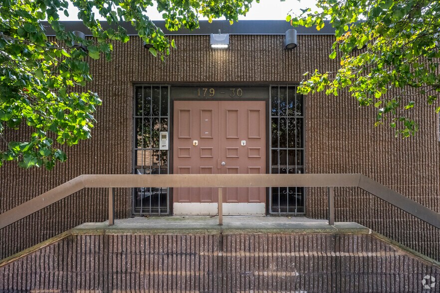 More Photos Of 179-30, 149 Ave, Jamaica Office For Lease