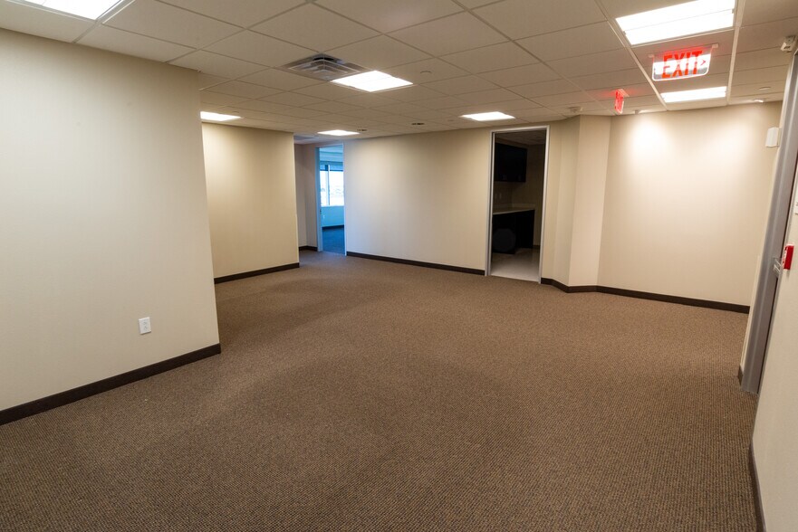 More Photos Of 1600 N Redbud Blvd, McKinney Office For Sale
