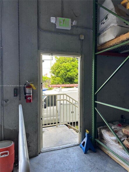 More Photos Of 10900 NW 21st St, Miami Warehouse For Sale