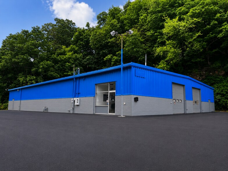 Primary Photo Of 491 Brown Ave, Turtle Creek Warehouse For Lease