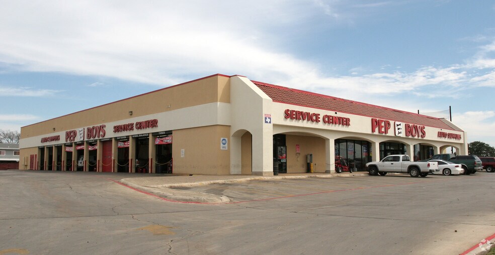 More Photos Of 6200 San Pedro Ave, San Antonio Auto Repair For Lease