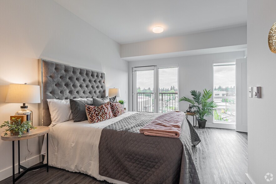 More Photos Of 18604-18688 E Burnside St, Portland Apartments For Lease