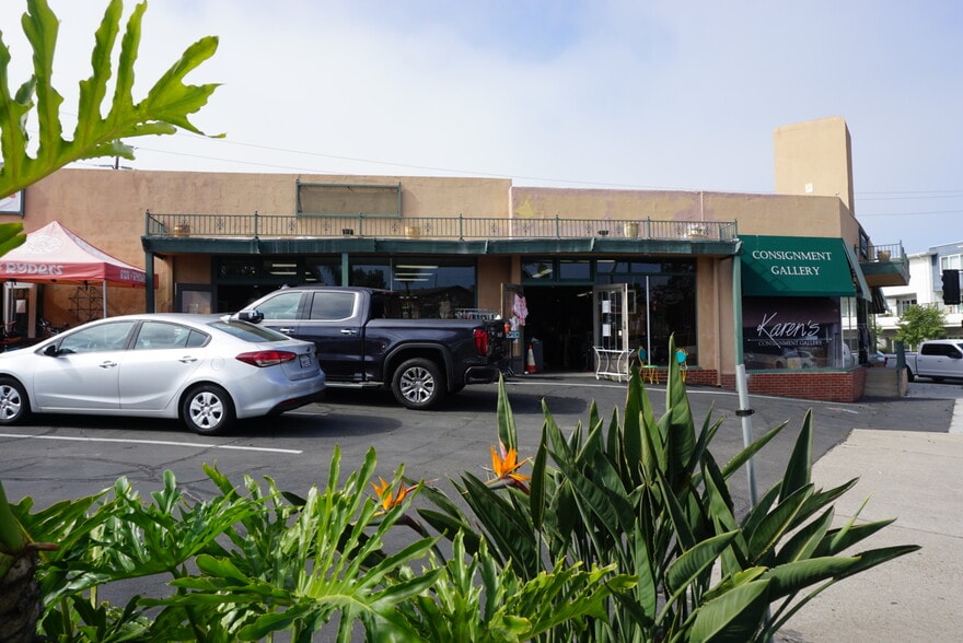 More Photos Of 4051 Voltaire St, San Diego Unknown For Lease