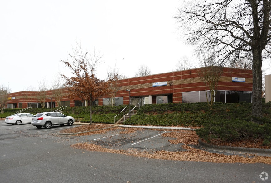 More Photos Of 9129 MONROE Rd, Charlotte Unknown For Lease