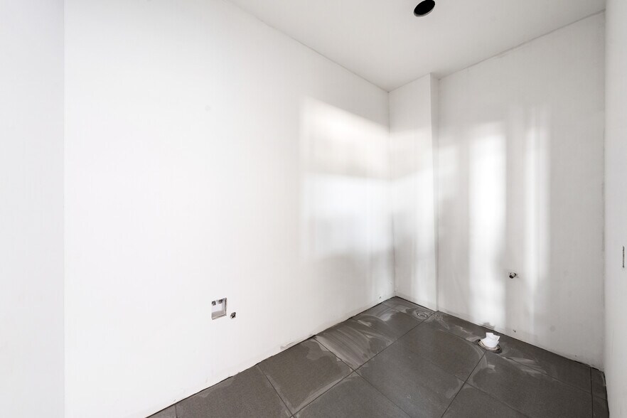 More Photos Of 24782 Interstate 20 W, Lindale General Retail For Lease