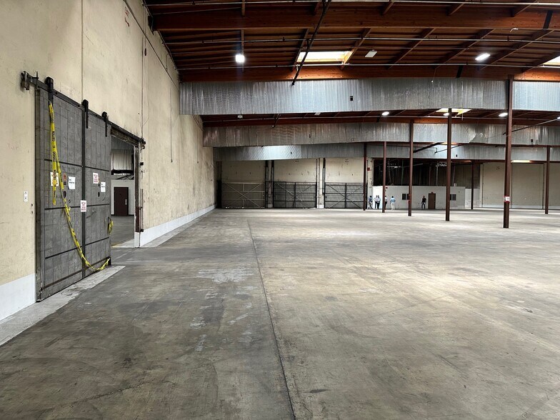 More Photos Of 4270-4310 S Maywood Ave, Vernon Warehouse For Lease