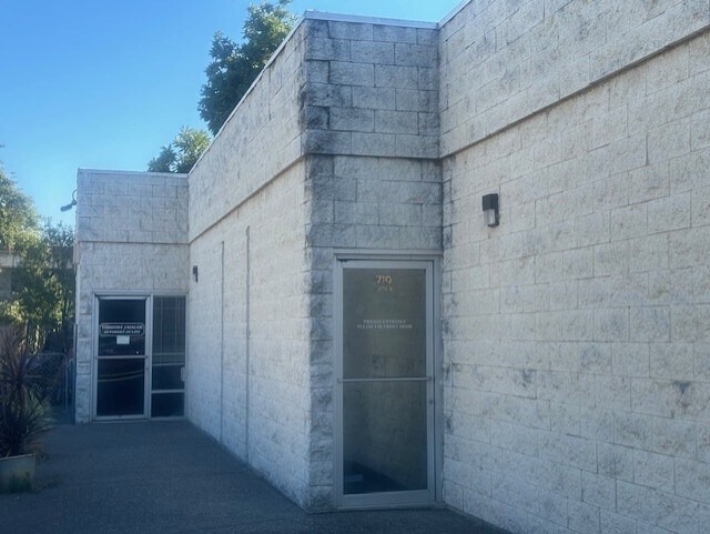 More Photos Of 710 Missouri St, Fairfield Office For Sale
