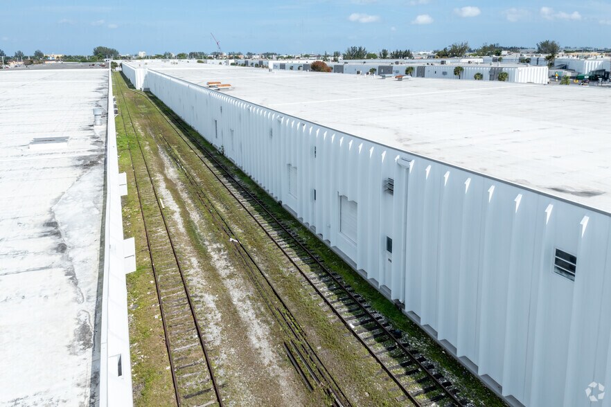 More Photos Of 9103-9119 NW 105th Way, Medley Warehouse For Lease