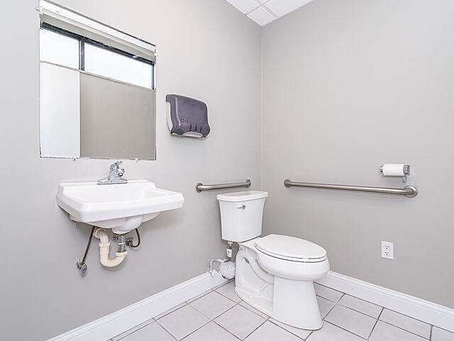 More Photos Of 16975-16991 Farmington Rd, Livonia Medical For Lease