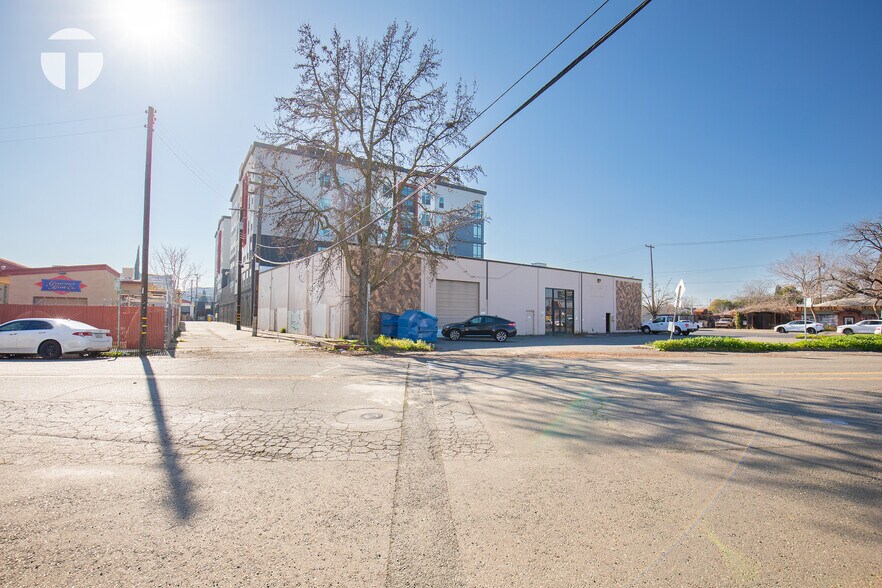More Photos Of 6500 Elvas Ave, Sacramento Warehouse For Lease