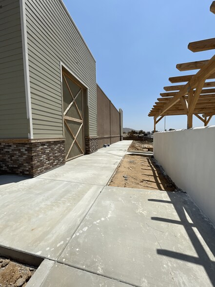 More Photos Of 8254 Mission Blvd, Jurupa Valley Unknown For Lease