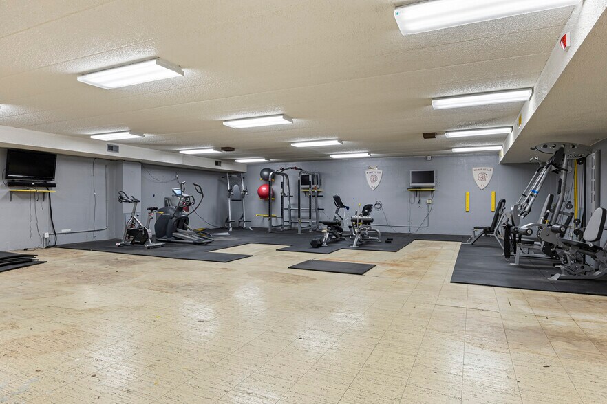 More Photos Of 27W530 High Lake Rd, Winfield General Retail For Sale