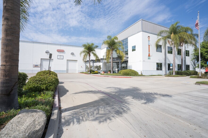 More Photos Of 925 S Lakeview Ave, Placentia Industrial For Sale