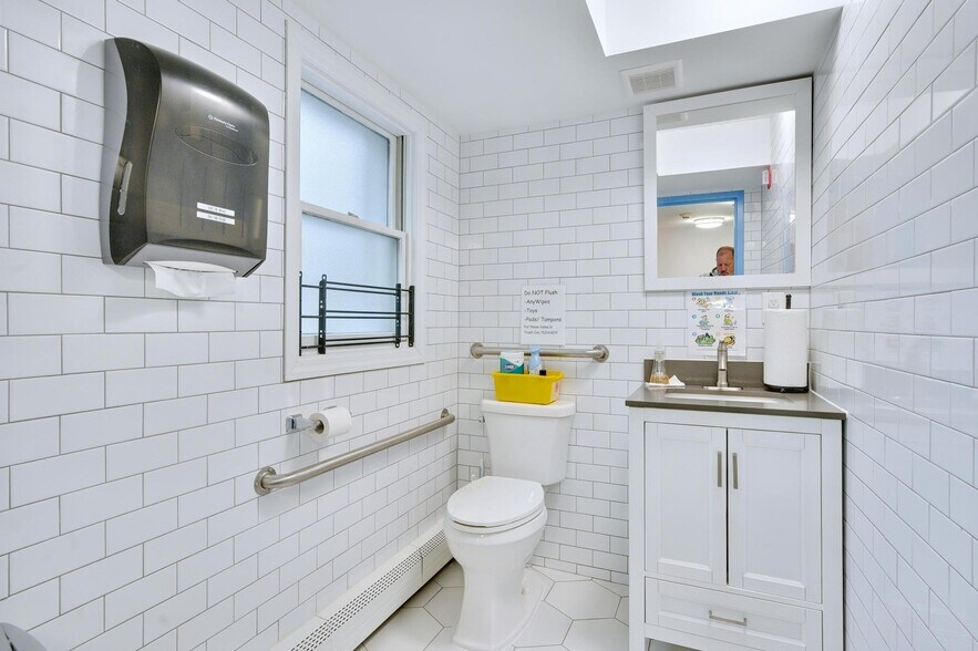More Photos Of 55 Wyona Ave, Staten Island General Retail For Sale