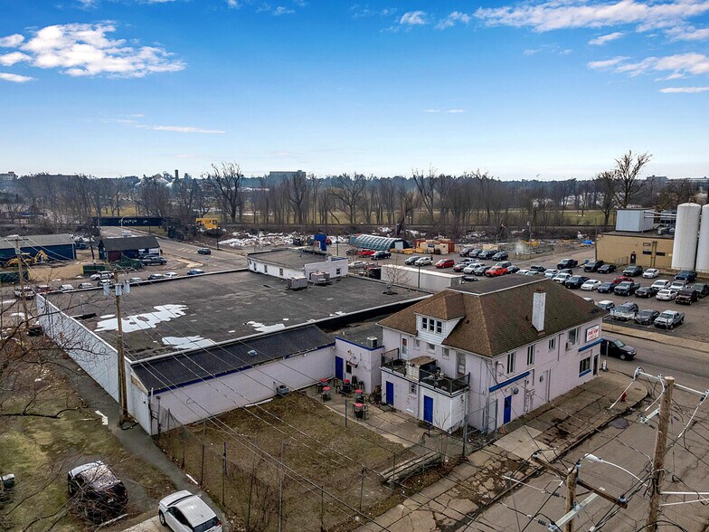 More Photos Of 2422-2426 S Park Ave, Buffalo Bowling Alley For Sale