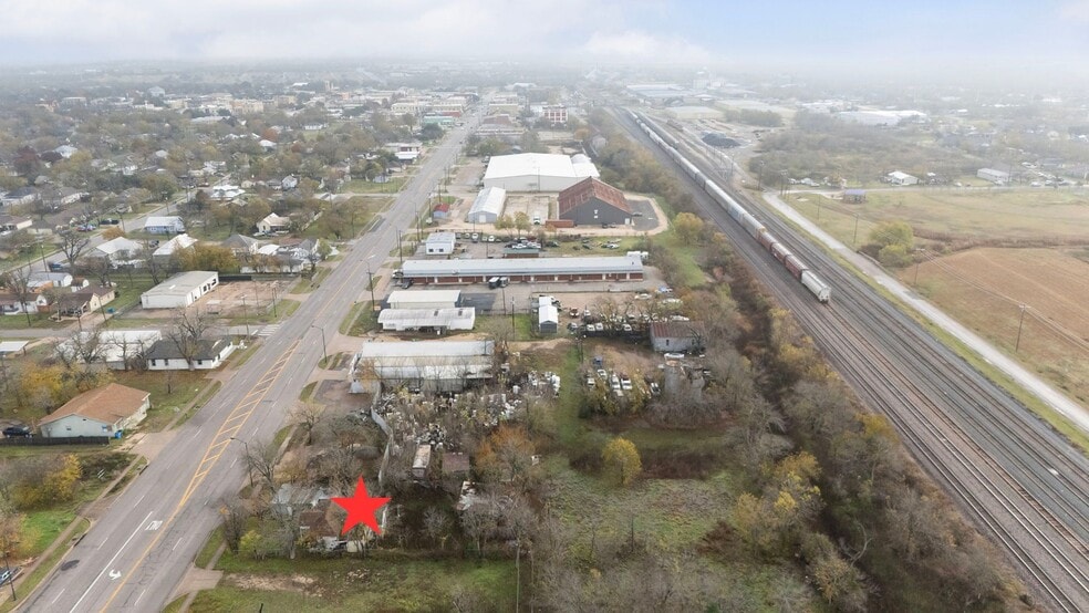 More Photos Of 919 W 2nd St, Taylor Land For Sale
