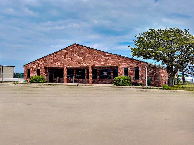 Primary Photo Of 1400 Lera, Weatherford Medical For Sale