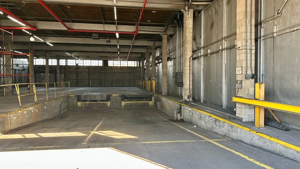 More Photos Of 200 Stewart Ave, Brooklyn Manufacturing For Lease