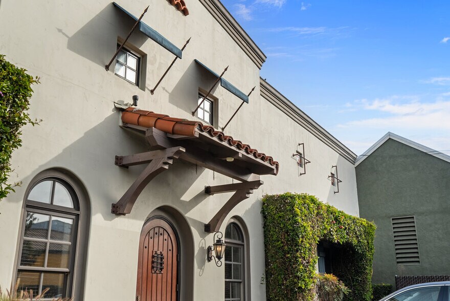 More Photos Of 829 San Benito St, Hollister Office For Sale
