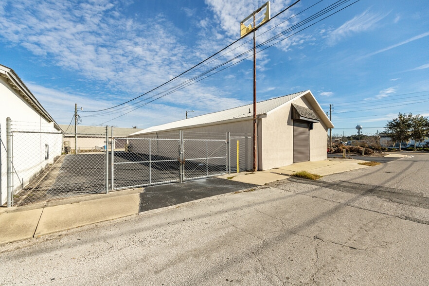 More Photos Of 818 N Magnolia Ave, Ocala Warehouse For Sale