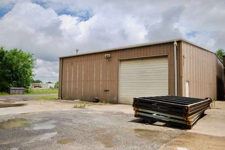More Photos Of 139-165 Conalco Dr, Jackson Warehouse For Lease
