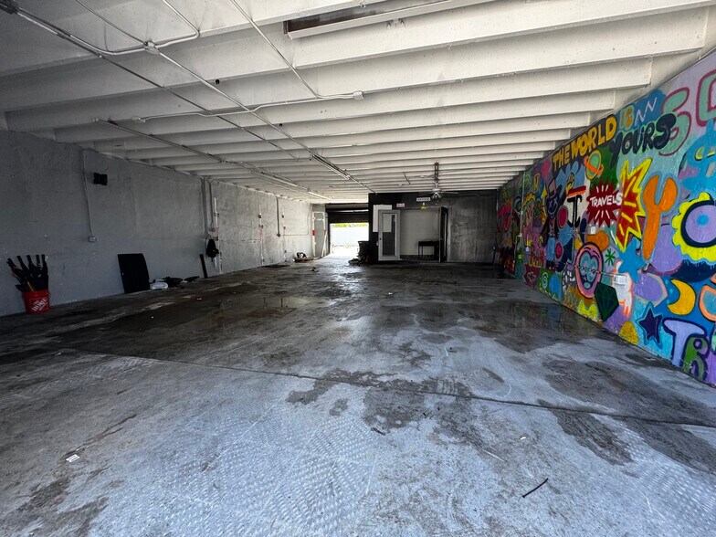 More Photos Of 5612 Dewey St, Hollywood Light Manufacturing For Lease
