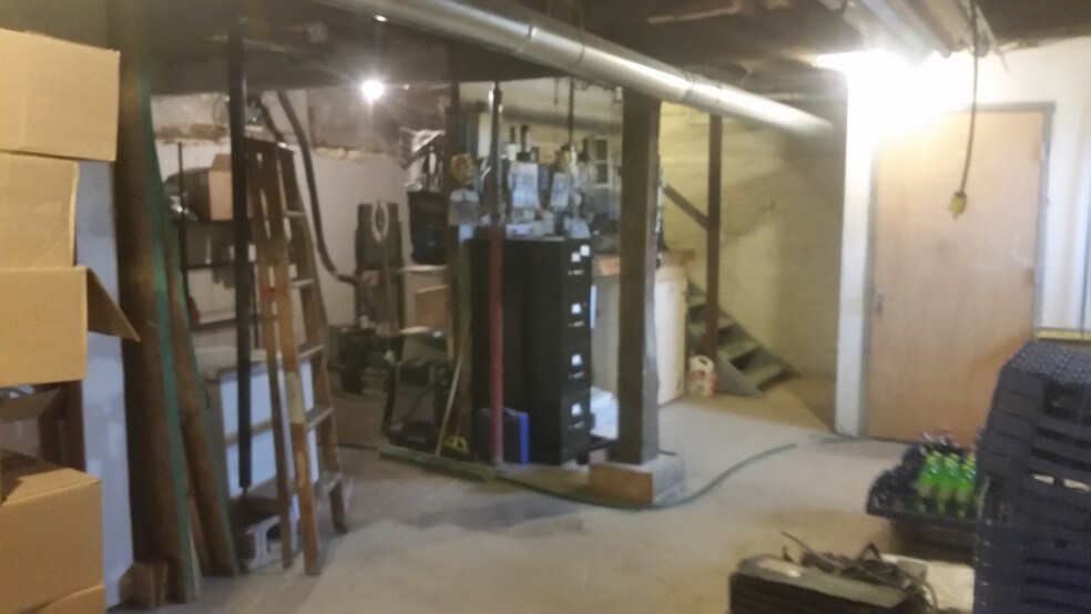 More Photos Of 204 Manitowoc St, Menasha Restaurant For Sale