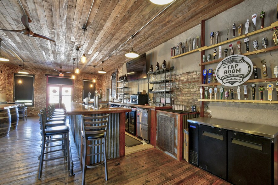 More Photos Of 121 8th St, Colusa Showroom For Sale