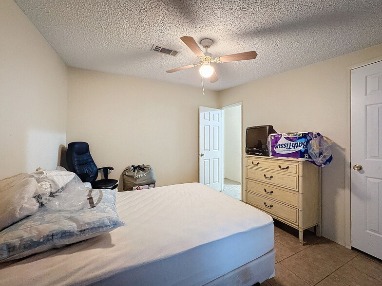 More Photos Of 15525 Shady Hills Rd, Spring Hill Restaurant For Sale