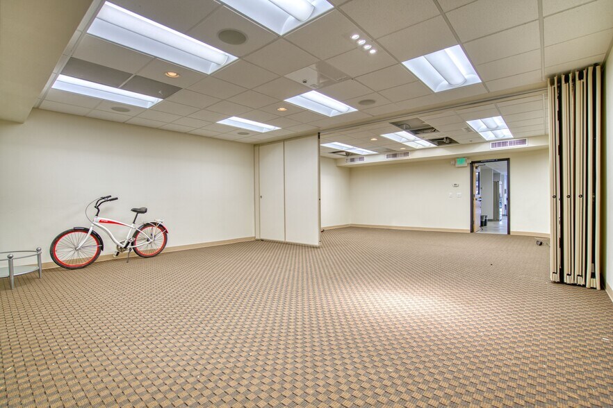 More Photos Of 416-418 Coffman St, Longmont Office For Lease