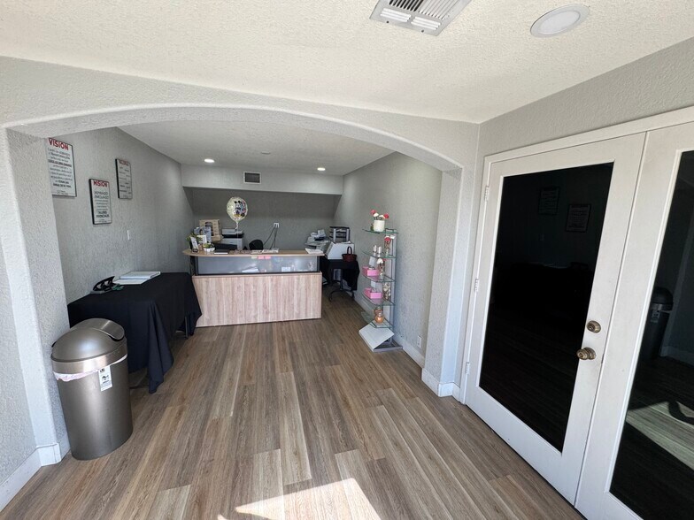 More Photos Of 4411 N 19th Ave, Phoenix Office For Sale