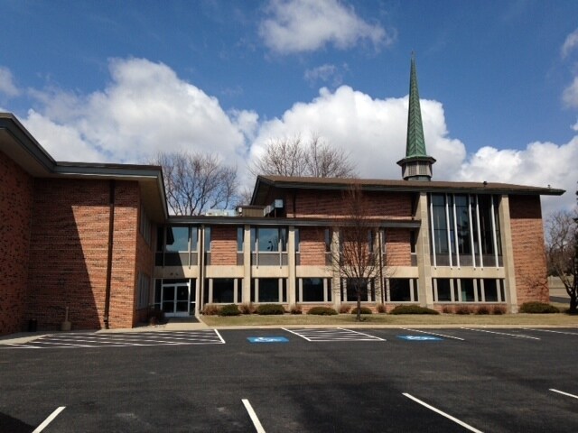 Primary Photo Of 974 Skyline Dr SW, Rochester Religious Facility For Lease