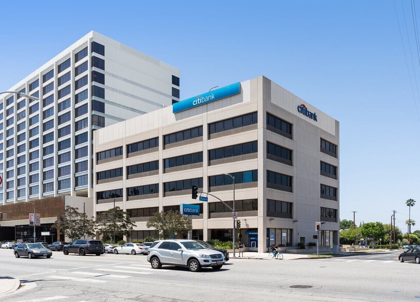 More Photos Of 16601 Ventura Blvd, Encino Office For Sale