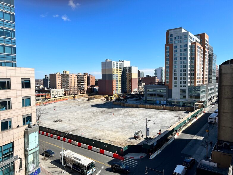 More Photos Of 3808 Union St, Flushing Office Residential For Lease