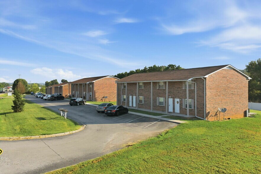 More Photos Of 3110-3138 E Governor John Sevier Hwy, Knoxville Apartments For Sale