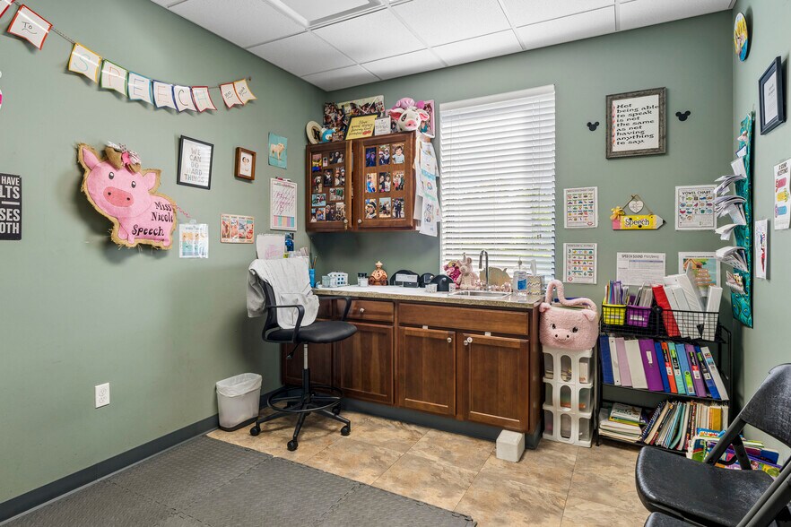 More Photos Of 26208 Lee Hwy, Abingdon Medical For Lease