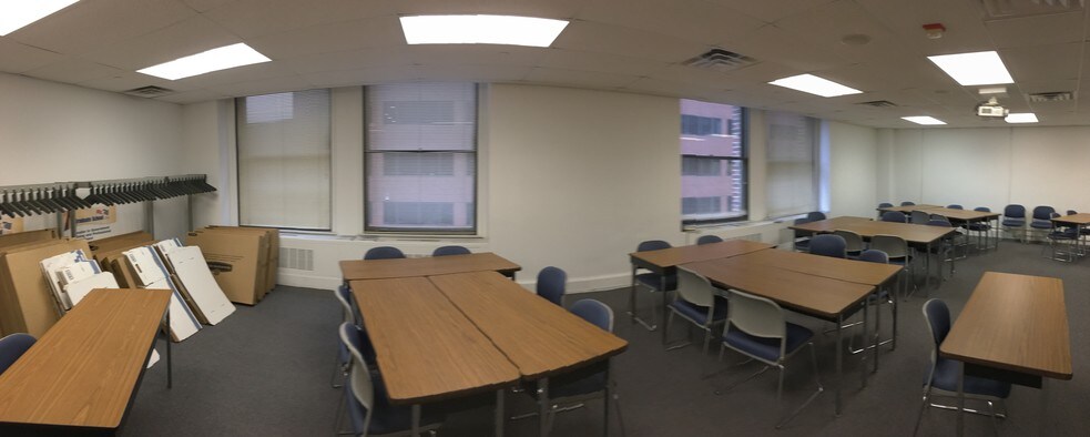 More Photos Of 150 S Independence Mall W, Philadelphia Apartments For Lease