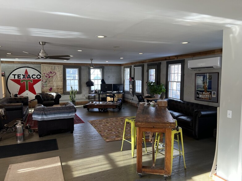 More Photos Of 3501 37th St, Mount Rainier Contractor Storage Yard For Lease