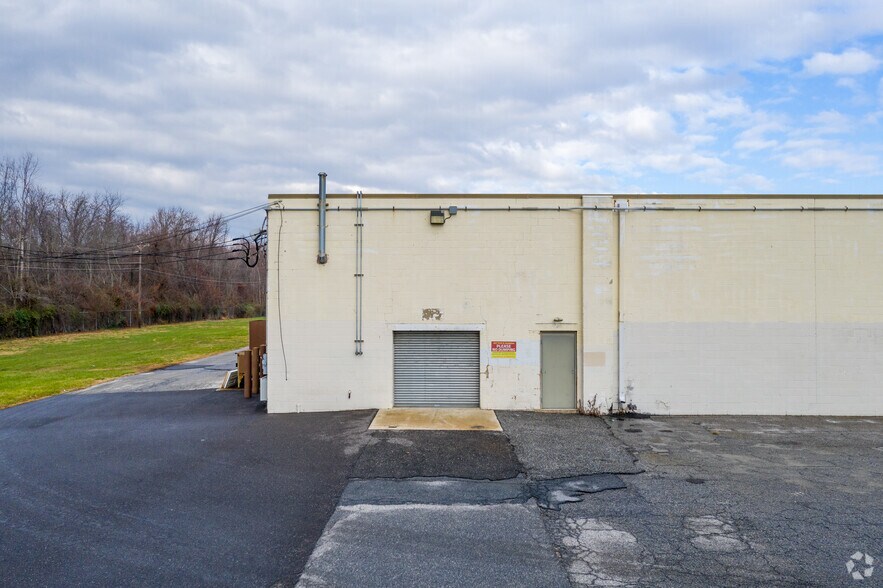 More Photos Of 233 S Broadway, Pennsville Unknown For Lease